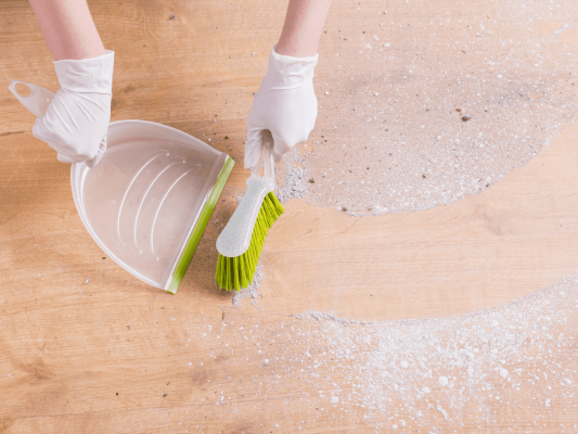 Come pulire il pavimento dopo una ristrutturazione?