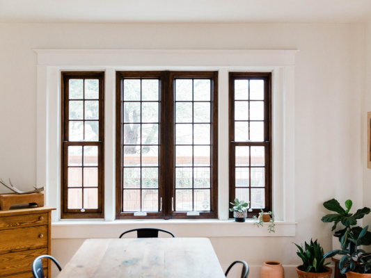 Scegliere gli infissi: materiali, tecnologie e stile